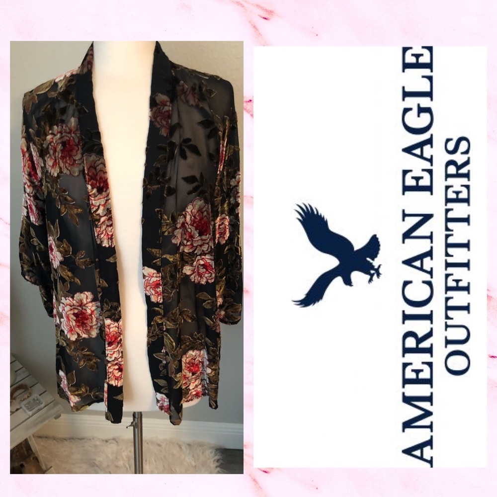 🌸SALE🌸American Eagle Velvet Floral Kimono